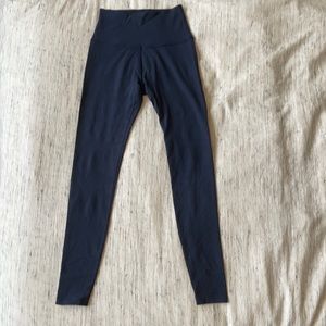 Beyond Yoga Navy High Waisted Leggings - Size Small